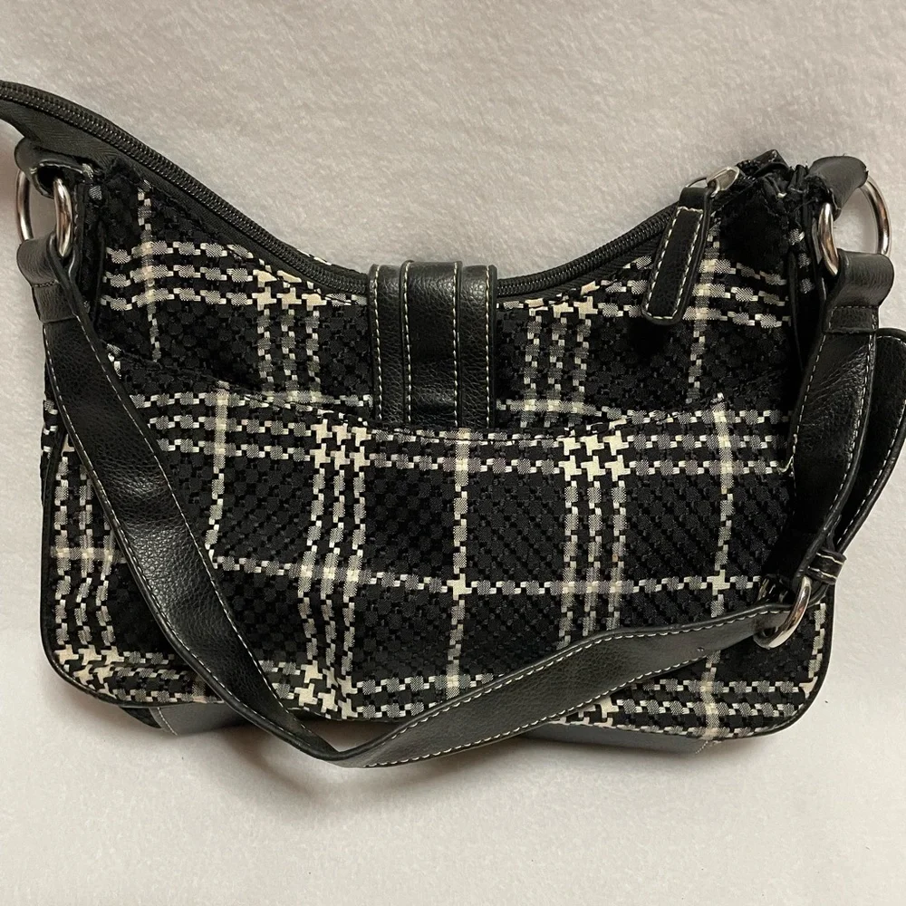 Croft and Barrow Black and White‎ Purse